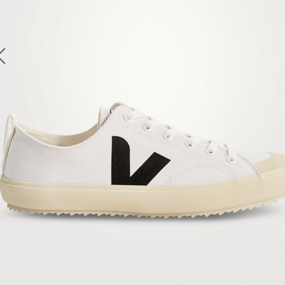 VEJA Nova Organic Cotton Sneakers  White and Black Size 7